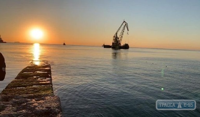 Одесса: Delfi покинул пляж «Дельфин»