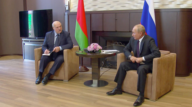 Лукашенко взял у России кредит на $1,5 миллиарда, а Тихановская предупреждает Путина, что все договоренности отменит новая власть