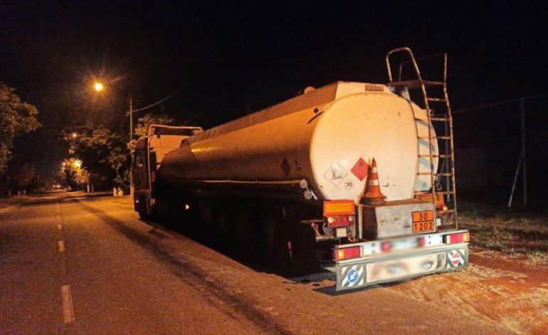 В Измаиле ночью полицейские задержали грузовик с тоннами контрафактного топлива