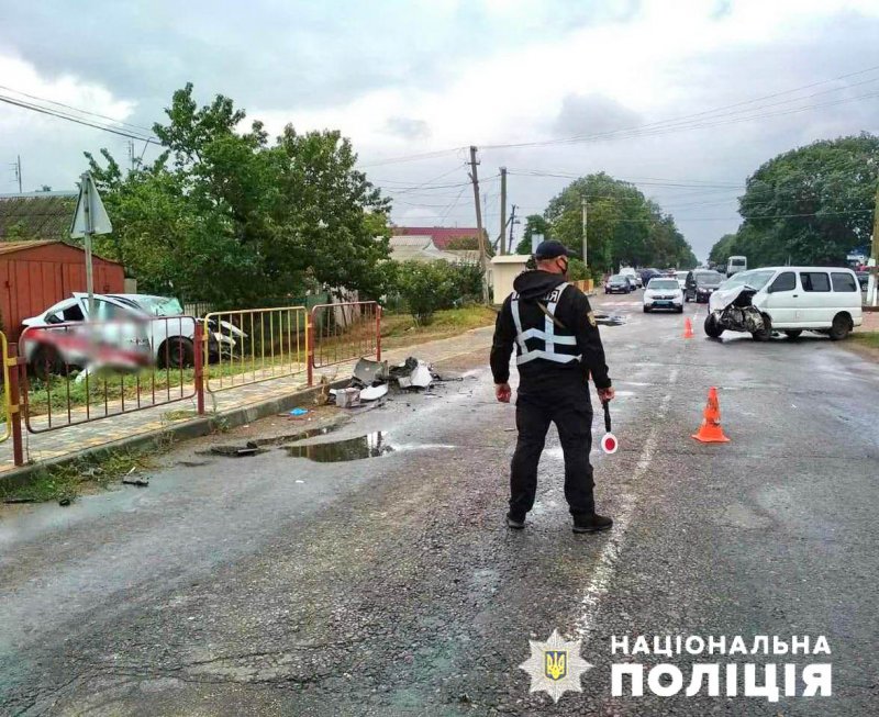 Водитель микроавтобуса под Одессой выехал на встречку — в результате ДТП погибли 2 человека