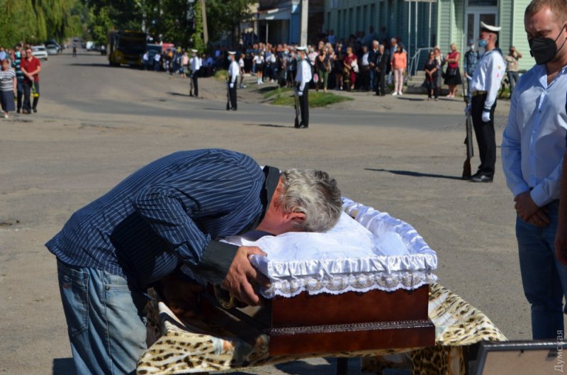 В Одесской области похоронили погибшего на Донбассе морпеха
