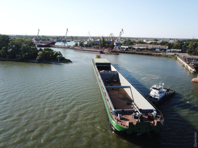 В Одесской области спустили на воду самую большую баржу в новейшей истории Украины