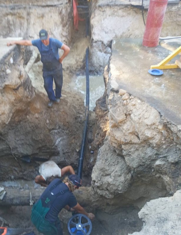 «Инфоксводоканал» обновил участок водопровода по улице Канатная