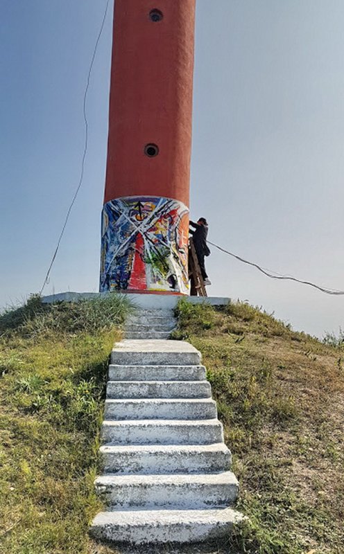 В Одесской области на маяке появилась многометровая картина (фото)