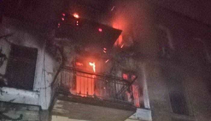 В центре Одессы ночью был пожар. Пострадала девушка (видео)