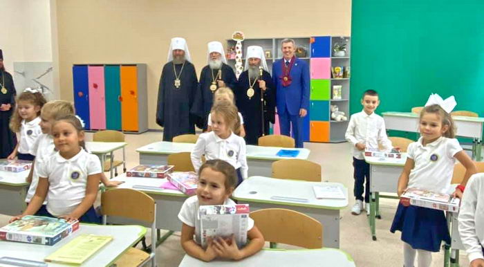 Онуфрий освятил в Одессе частную школу Кивалова, где обучение стоит 12 тыс. гривен (фото)