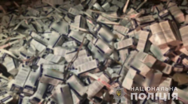 Правоохранители нашли под Одессой более 20 тысяч упаковок наркотических препаратов (фото)