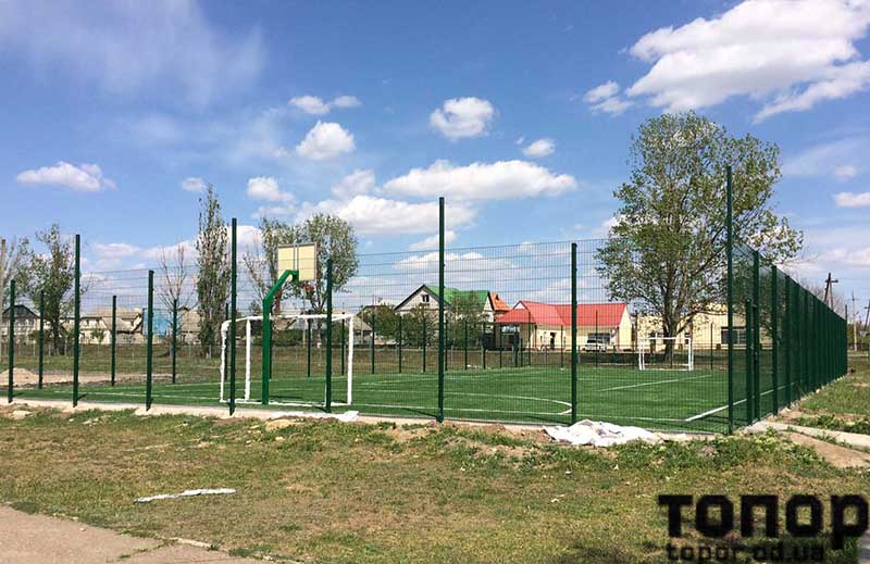 В Болграде торжественно открыли спортивную площадку, построенную полгода назад