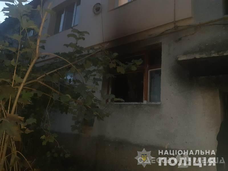 Не устроил текст завещания: в Одессе мужчина избил племянницу и поджег дом сестры (фото)
