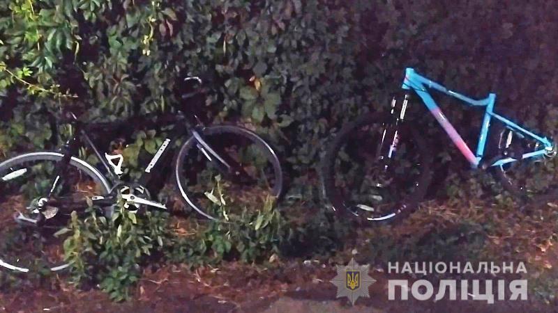 Вор из Одессы за сутки похитил 4 велосипеда у жителей ЖК на Таирова (фото, видео)