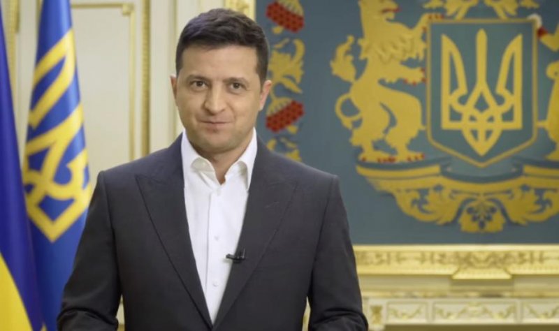 Зеленский заявил, что украинцам зададут пять вопросов на избирательных участках