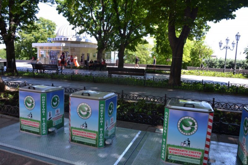 В центре Одессы планируют построить еще шесть подземных мусорных контейнеров