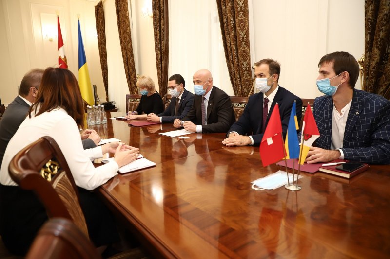 Одесская городская власть встретилась с Полномочным Послом Швейцарии (фото)