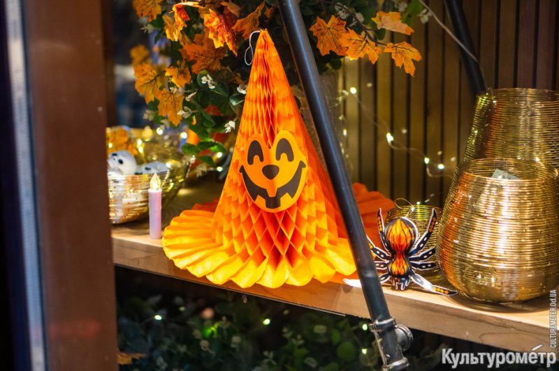 Одесские рестораны и магазины преобразились к Хэллоуину (фото)