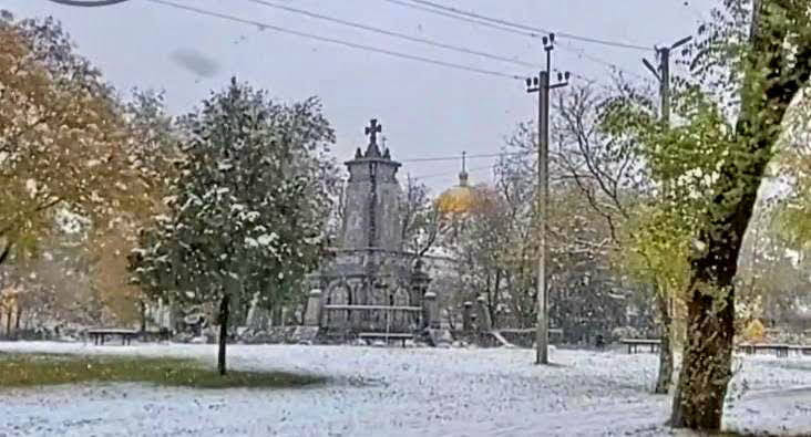 В Одесской области выпал первый снег (фото)