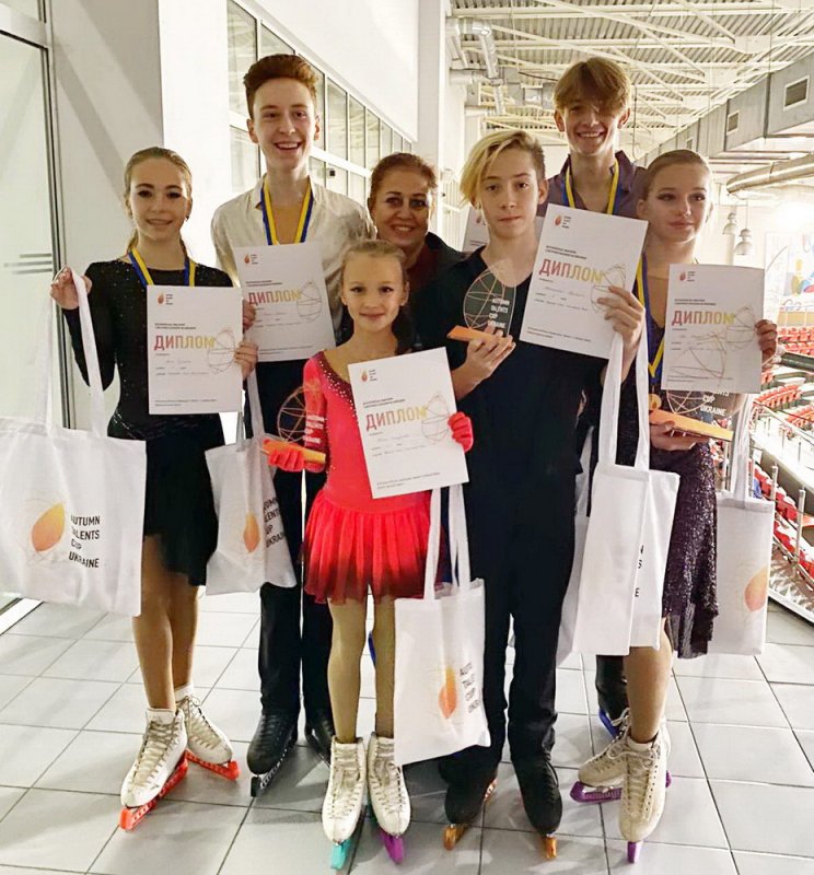 Юные одесские фигуристы завоевали 13 медалей на всеукраинском турнире Autumn Talents Cup (фото)