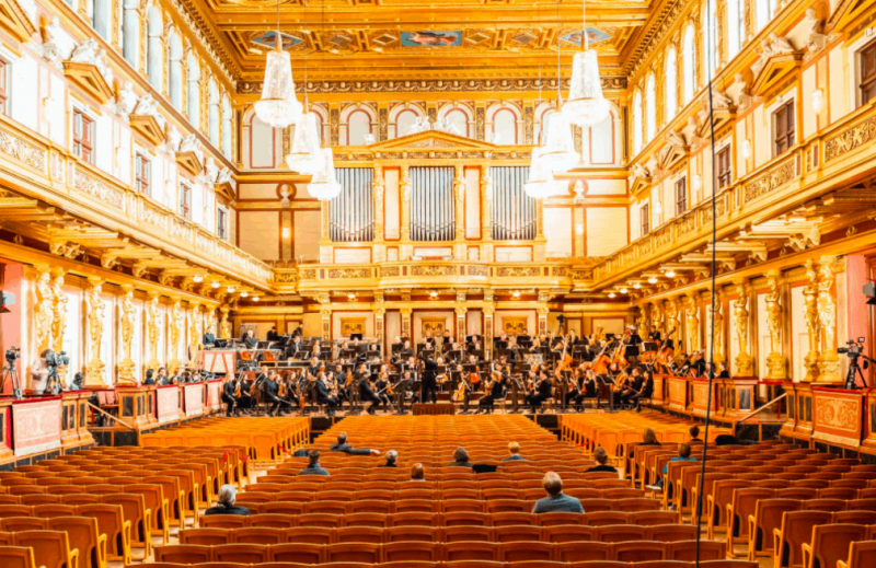 Экс-дирижер одесского оперного дала мировую премьеру в Венской филармонии (фото)