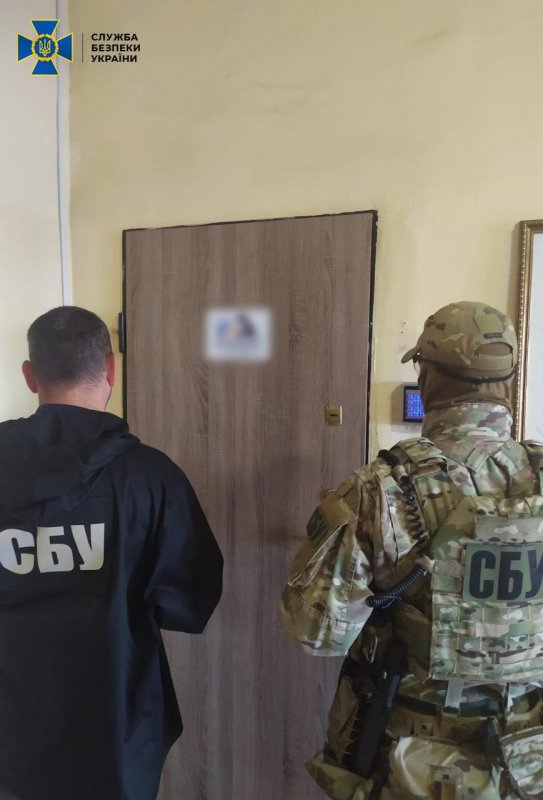 В Одессе СБУ поймала подозреваемую в незаконном оформлении документов морякам (фото)