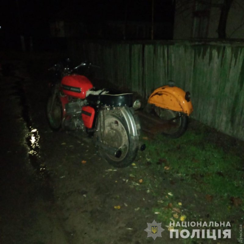 В Одесской области мотоциклист врезался в забор и погиб