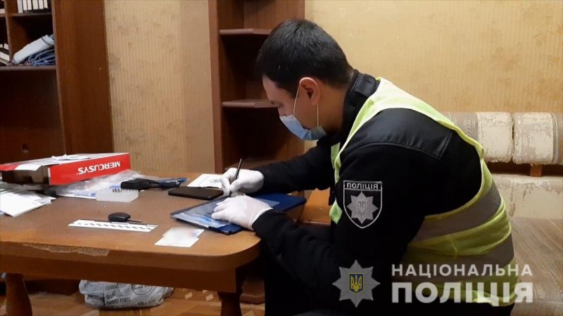 В Одессе снова ограбили таксиста: кавказец пригрозил водителю ножом и выбросил его из салона автомобиля (фото, видео)
