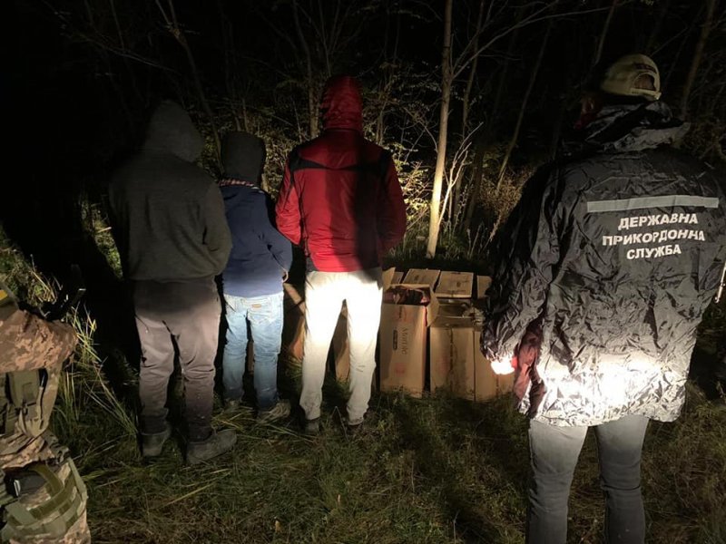 В Одесской области четверо контрабандистов пытались скрыться от пограничников (фото)