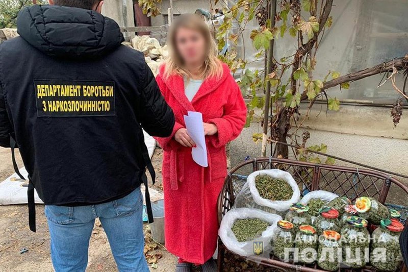 У жителей Одесской области нашли наркотики и психотропные на более чем 1 миллион гривен (фото, видео)