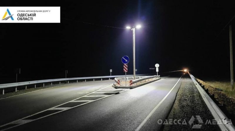 «Островки безопасности» устанавливают на дорогах Одесского региона (фото)