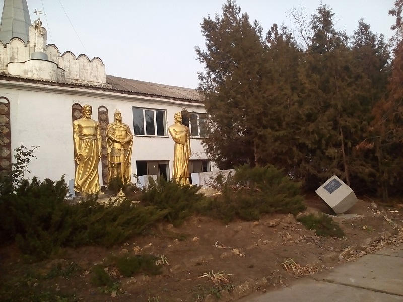Арциз: возле памятника Дмитрию Донскому появился камень истины ( фото)
