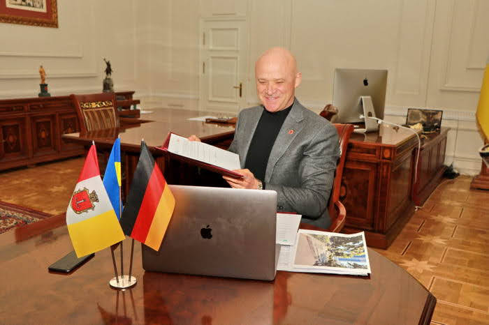 Труханов обсудил с немецкой чиновницей установку мемориала в Одессе