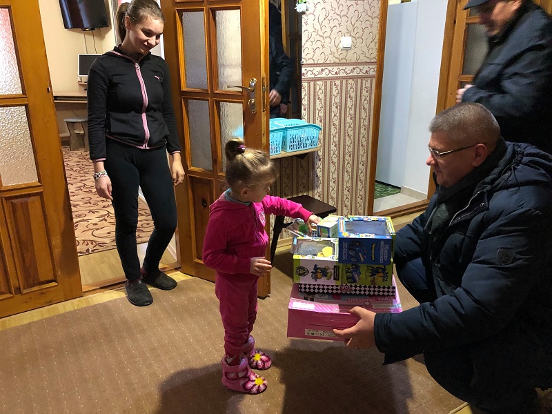 В Тарутино в канун дня Святого Николая детям вручили подарки