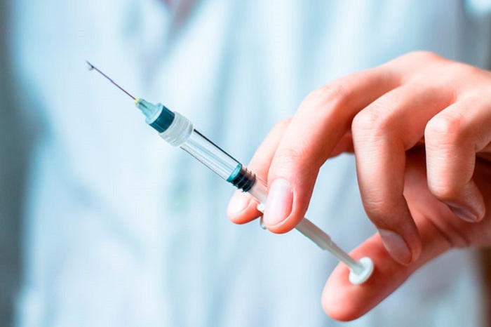 Украинцев начнут вакцинировать от COVID-19 в январе 2021 года