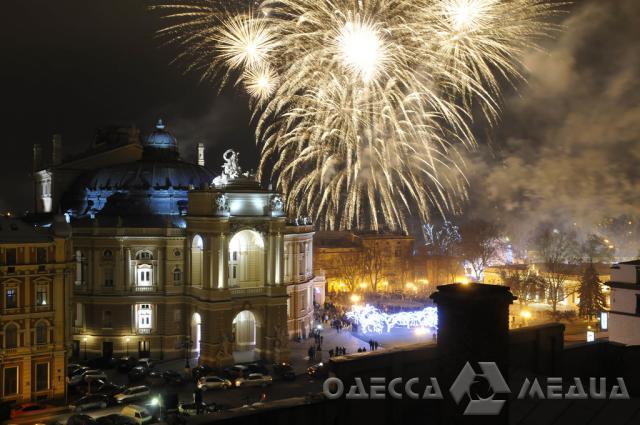 Предновогодняя программа в Одессе: резиденция Деда Мороза, каток на Греческой и праздничный фейерверк (видео)