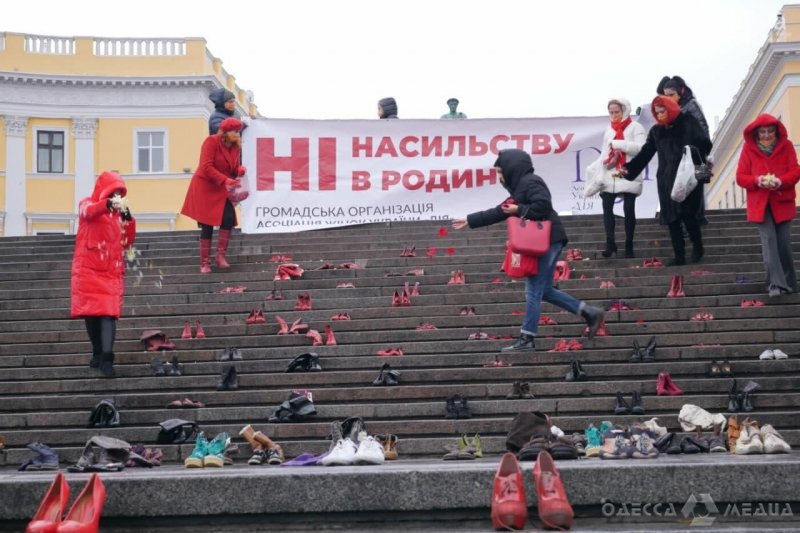 Патрульные Одессы присоединились к акции «Нет насилию в семье!» (фоторепортаж)