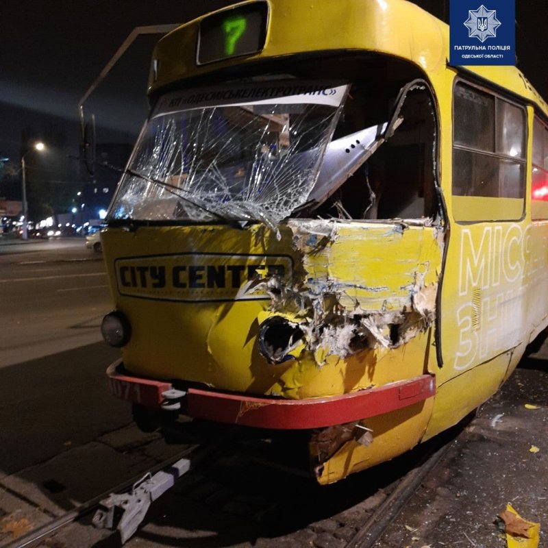 Не пропустил трамвай: в Суворовском районе произошло ДТП (фото)