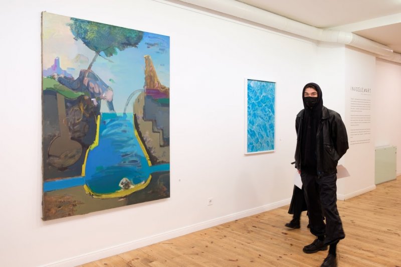 В одесской галерее открыли выставку 12 художников (фото)
