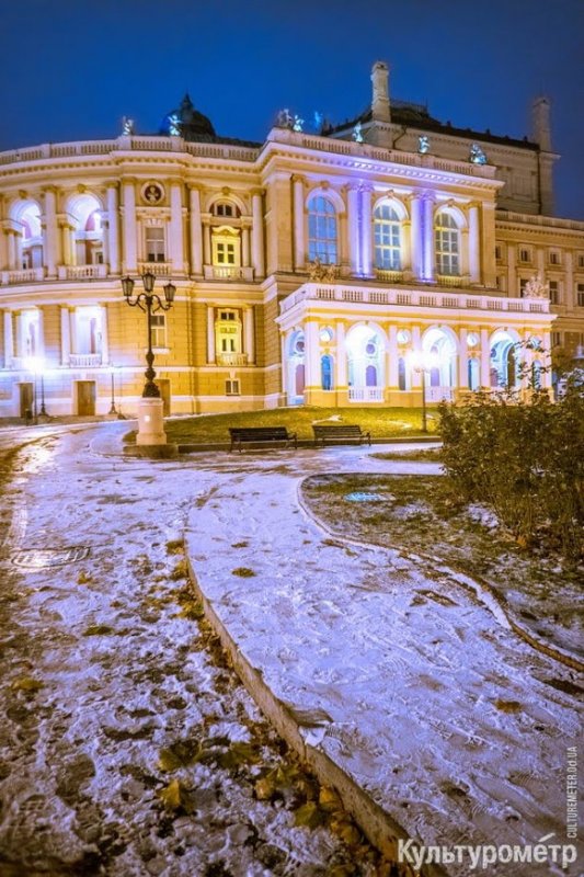 Красивая Одесса под первым снегом (фото)