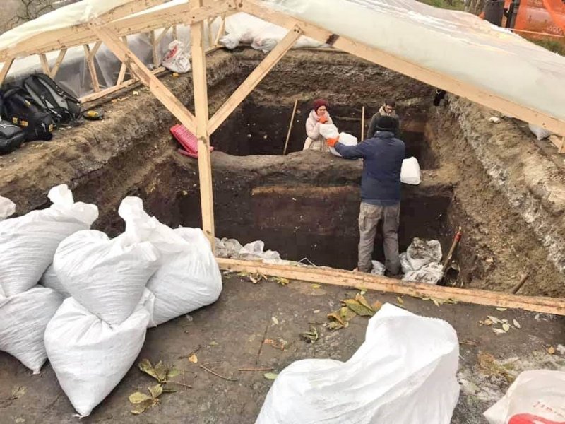 Поиски Хаджибея: на Приморском бульваре над раскопками установили навес