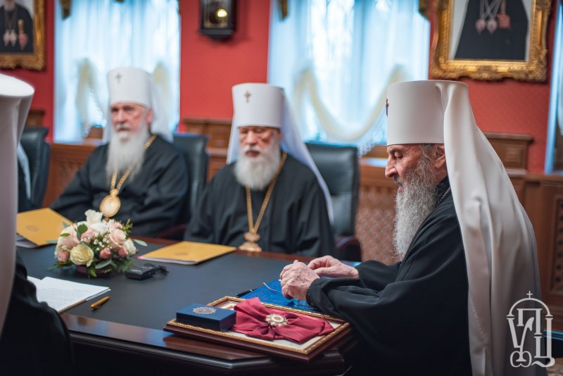 Глава УПЦ наградил митрополита Одесского и Измаильского орденом «Рождество Христово»