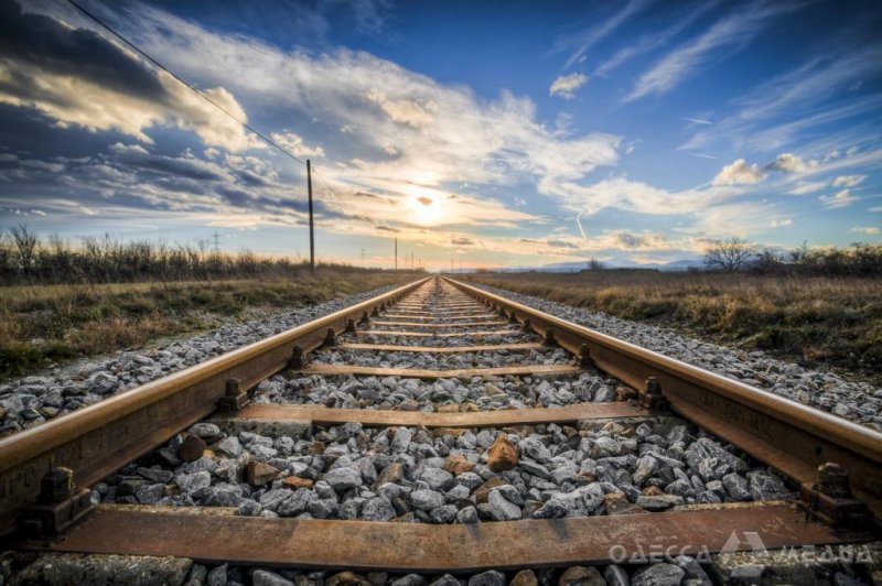 «Не реагировал на звуковые сигналы»: в Одесской области поезд насмерть сбил 60-летнего мужчину