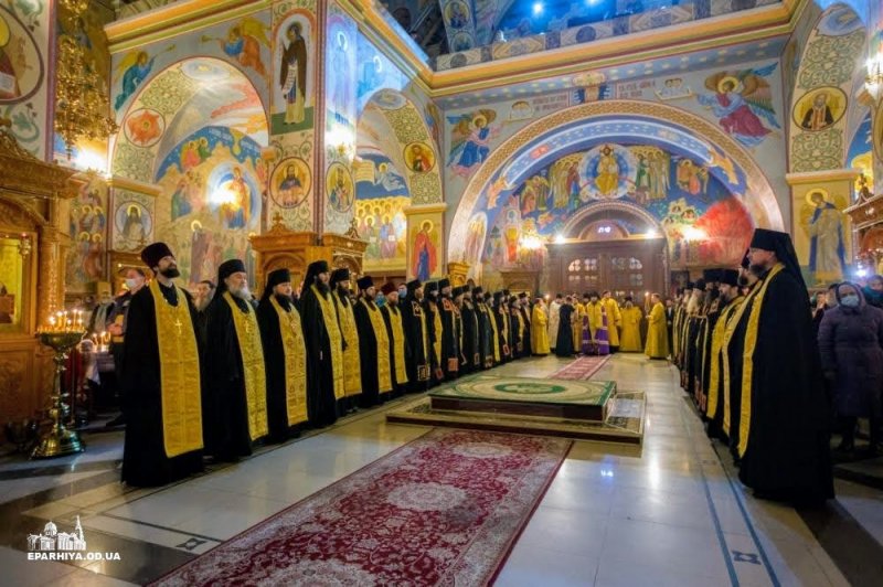 В Одесской епархии не хотят надевать защитные маски (фото)