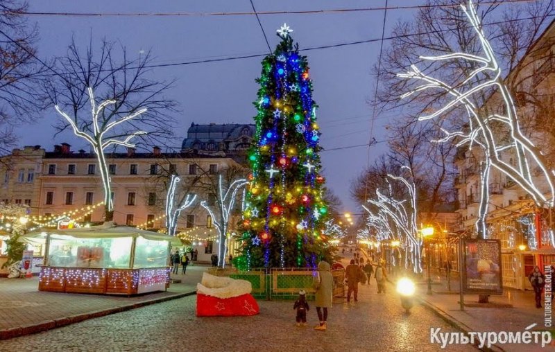 Как одесские витрины украсили к Новому Году (фото)