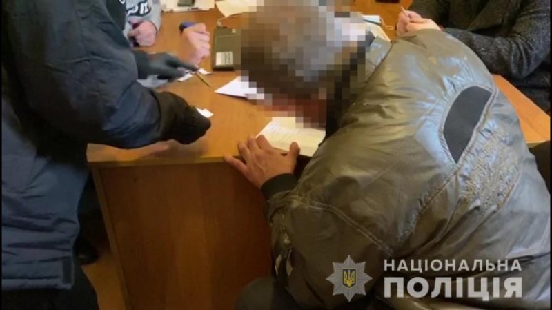 В Одессе отчим вонзил нож в грудь своего пасынка: 38-летнего мужчину врачи не спасли (фото, видео)