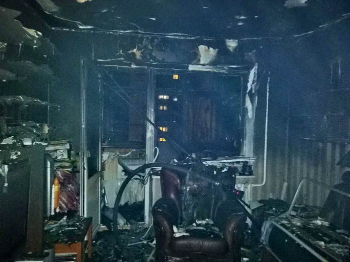 В новогоднюю ночь на Таирова горела квартира. Пожар начался с балкона