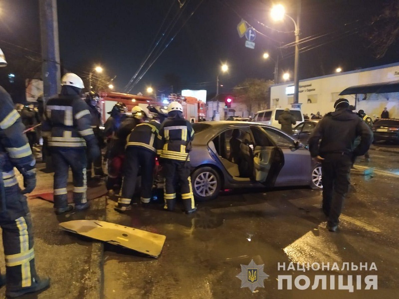 В Одессе дрифтер спровоцировал масштабное ДТП с участием 5 автомобилей