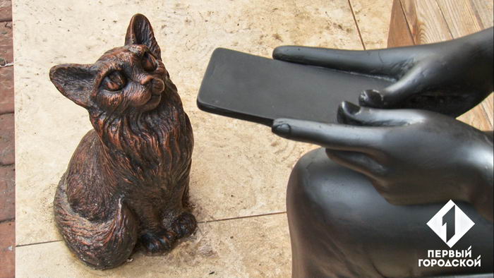 Скульптуру одесского кота-сфинкса разбили вандалы