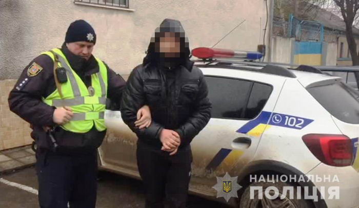 В Одессе уголовник отобрал машину у таксиста и уехал на ней в Киев