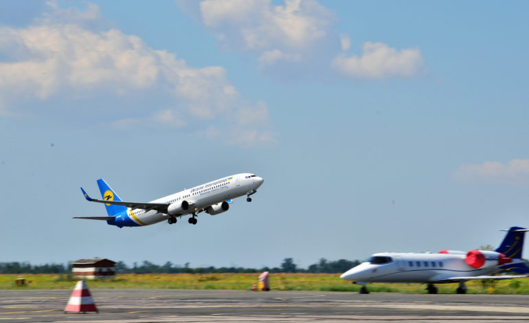 За год в Украине количество авиарейсов сократилось почти на 58%