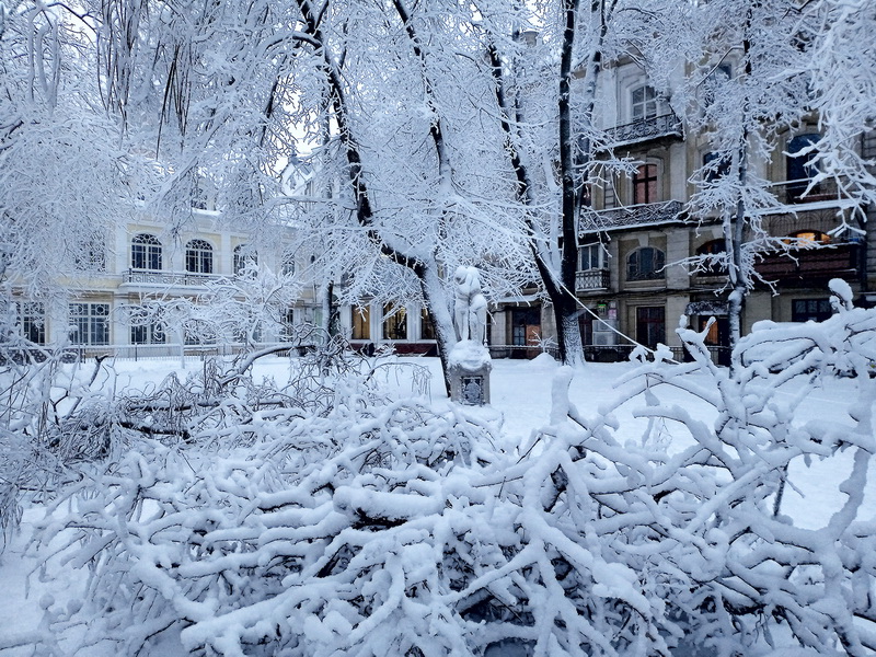 Одесса: Пале-Рояль во власти мокрого снега (фото)