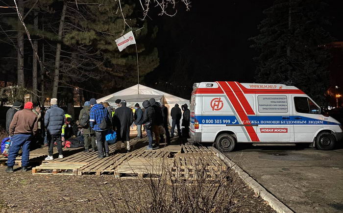 В Одессе подростки жестоко избили бездомных в палатке обогрева