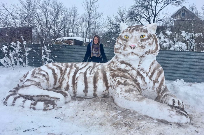 Под Одессой из снега слепили пятиметрового тигра (фото)